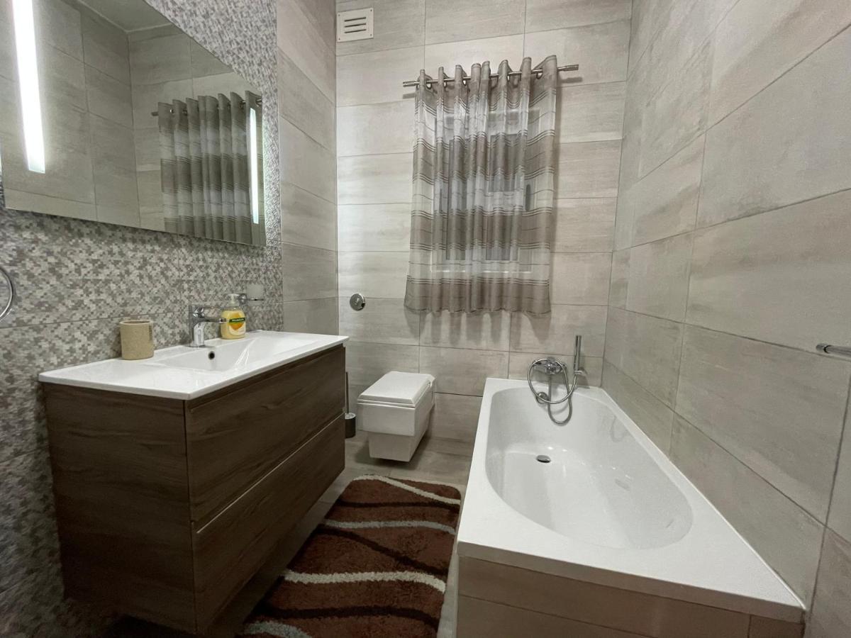 Verdi Apartment - Spacious Modern Apartment, Close To Valletta Santa Vennera Exterior photo